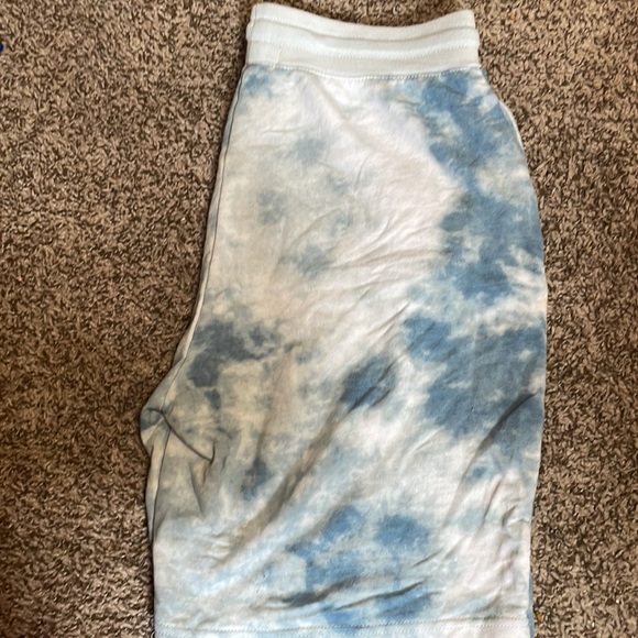Men’s Tie-dye shorts - Picture 2 of 3